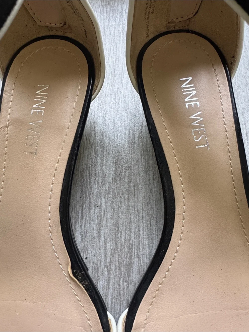 Nine West Black Leather Sandals with Cream Piping Ankle Strap size 6.5
